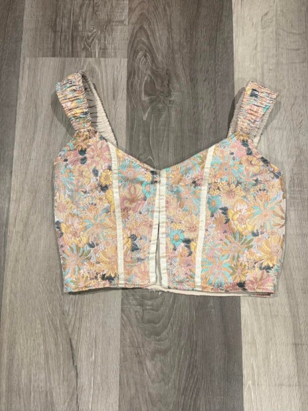 SHEIN Vintage Look Floral Print Quilted Snap-Front Crop Top – Size XS